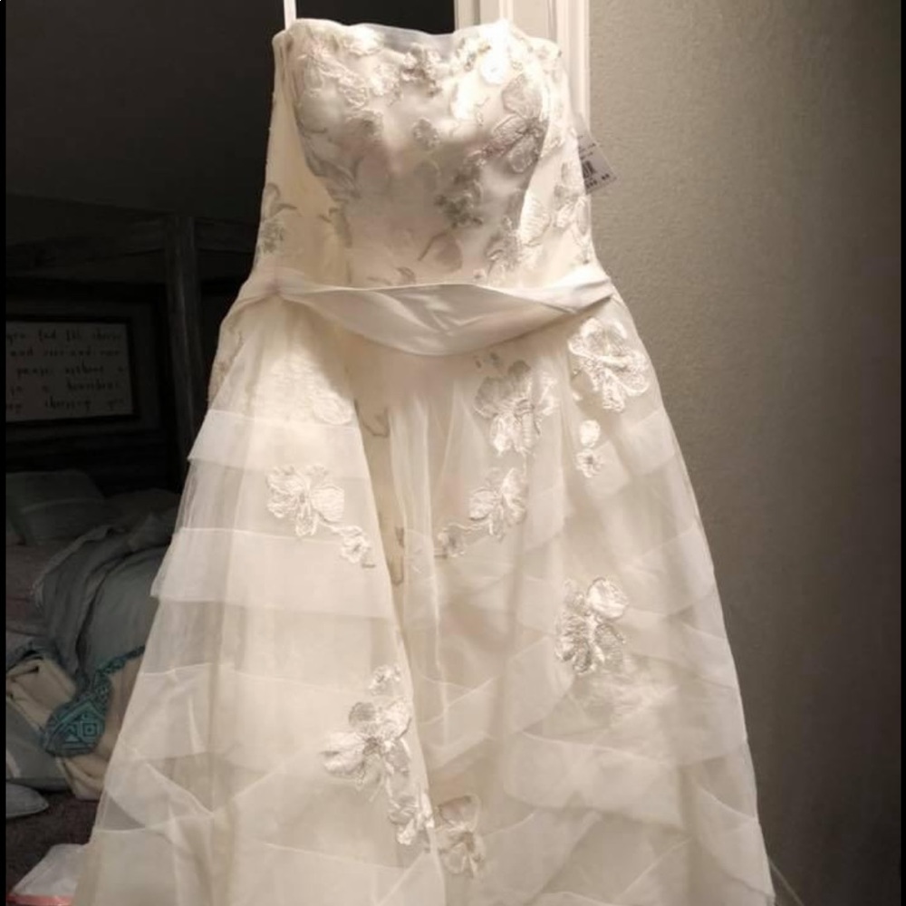 Brand new w/tags David’s bridal tea length wedding